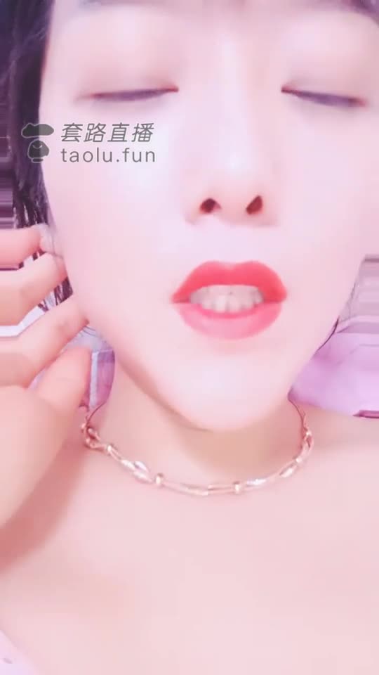 私奴口舌伺候侍寝
