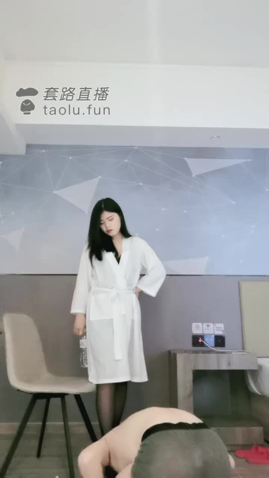 调教 素人被黑丝玩弄了