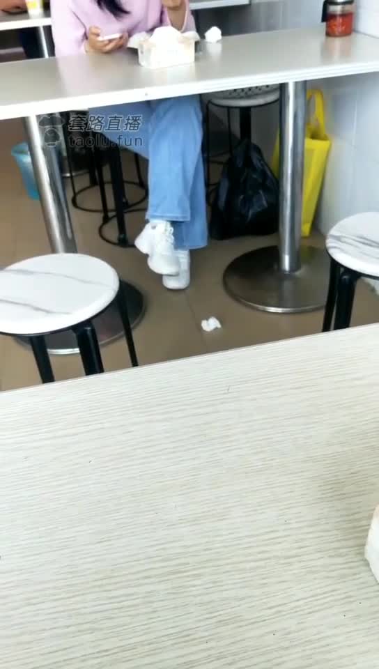 首饰店销售 成功买到原味丝袜