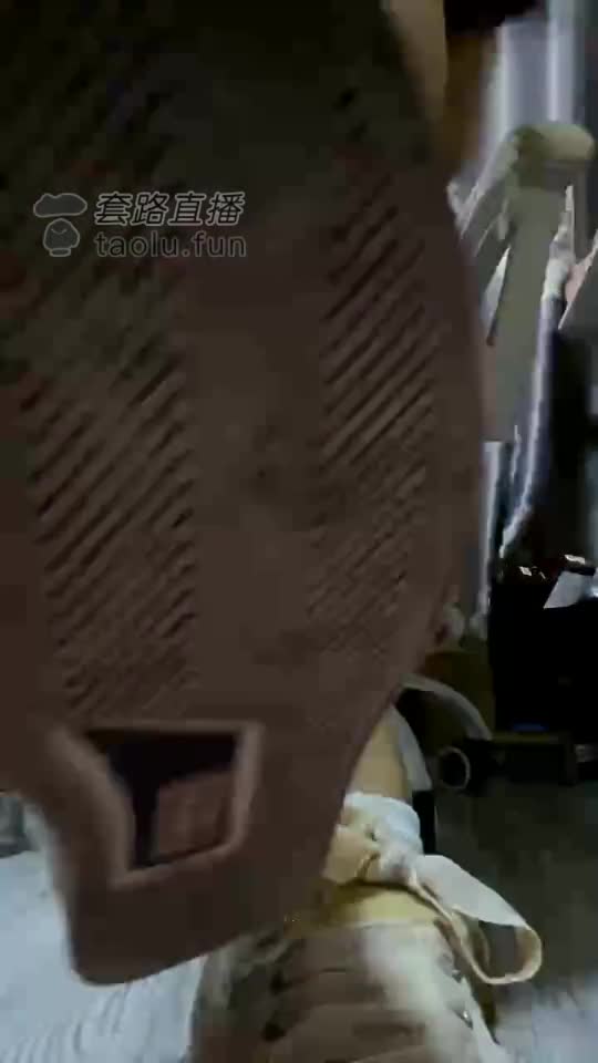 白棉袜红绿灯