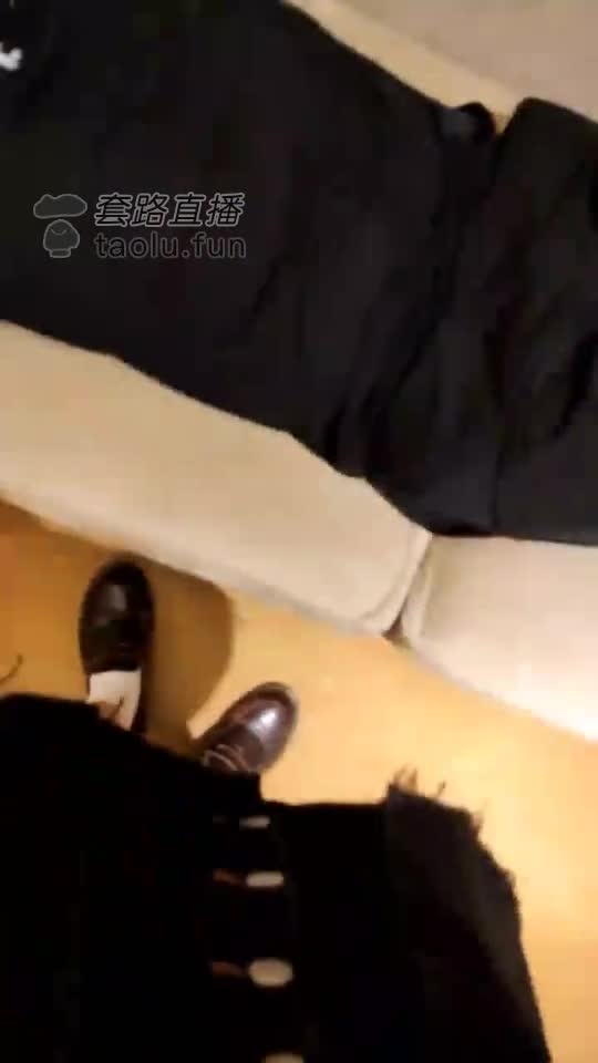 是黑丝袜的狗狗