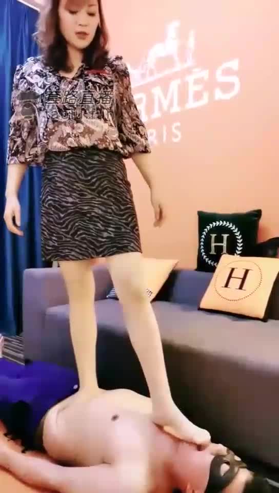 窒息场坐脸踩脸