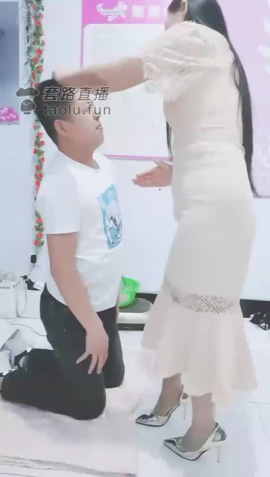 口水重度耳光场
