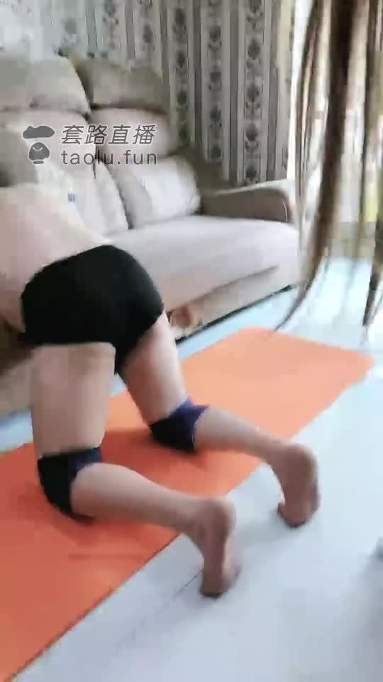 踢肚子 圣水淋脸