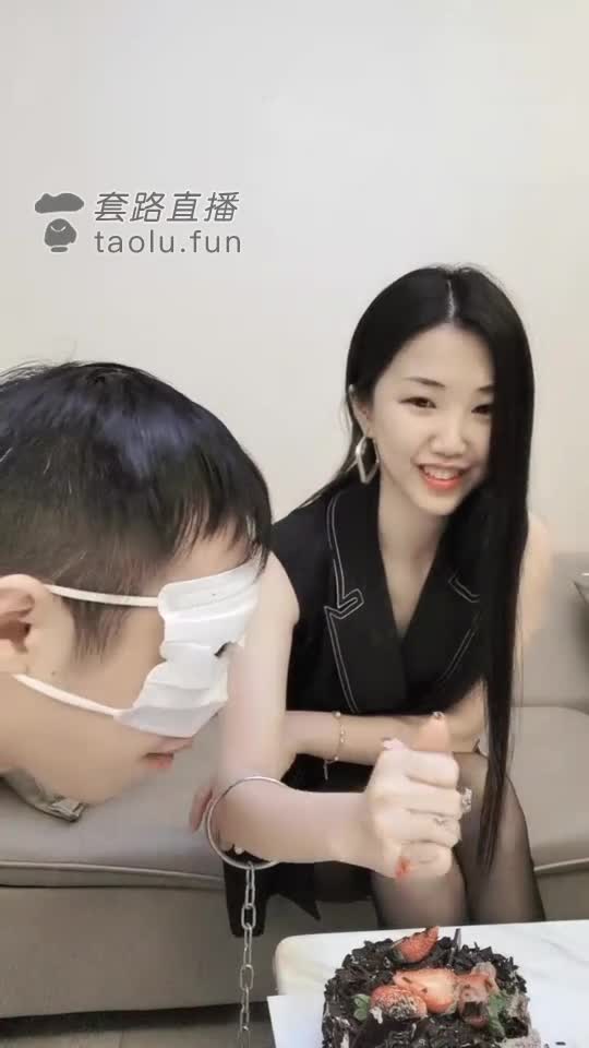 在厕所吃什么你懂的
