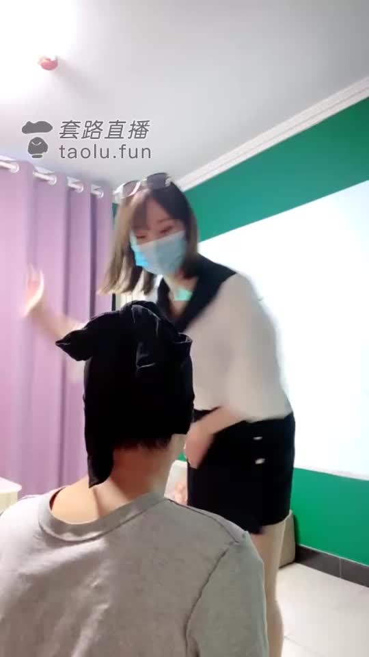 狠抽猥琐学长500耳光