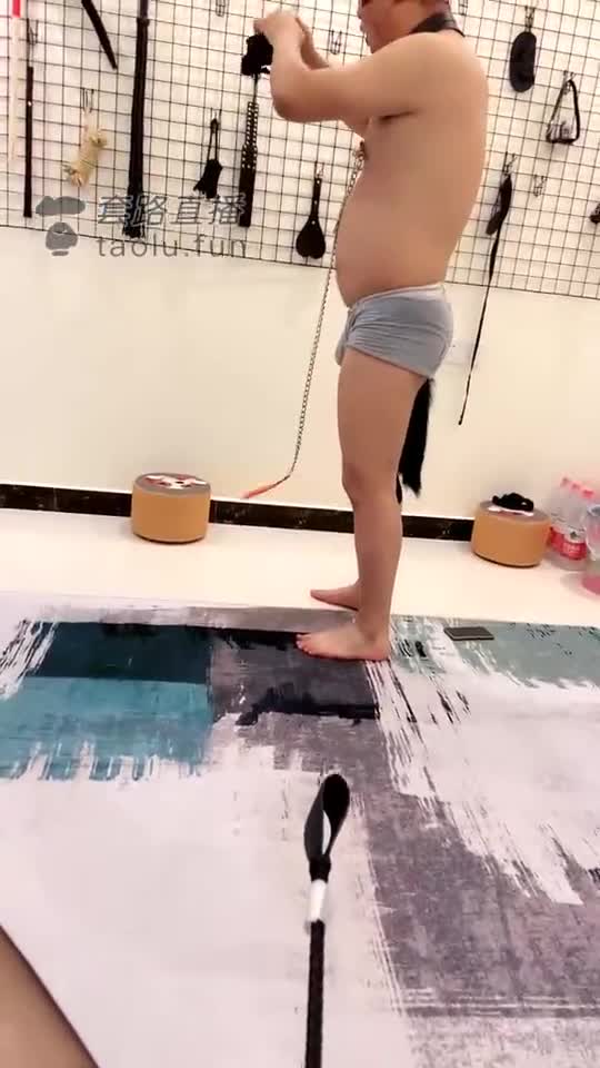 强制圣水 踢裆坐脸 骑马耳光