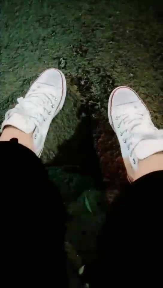 户外口水羞辱