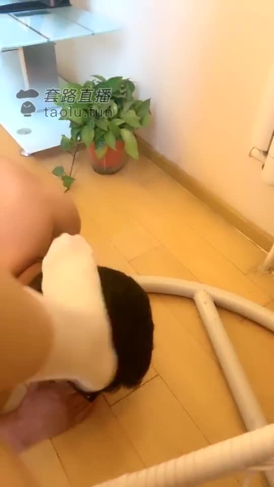 白鞋棉袜 臭脚窒息