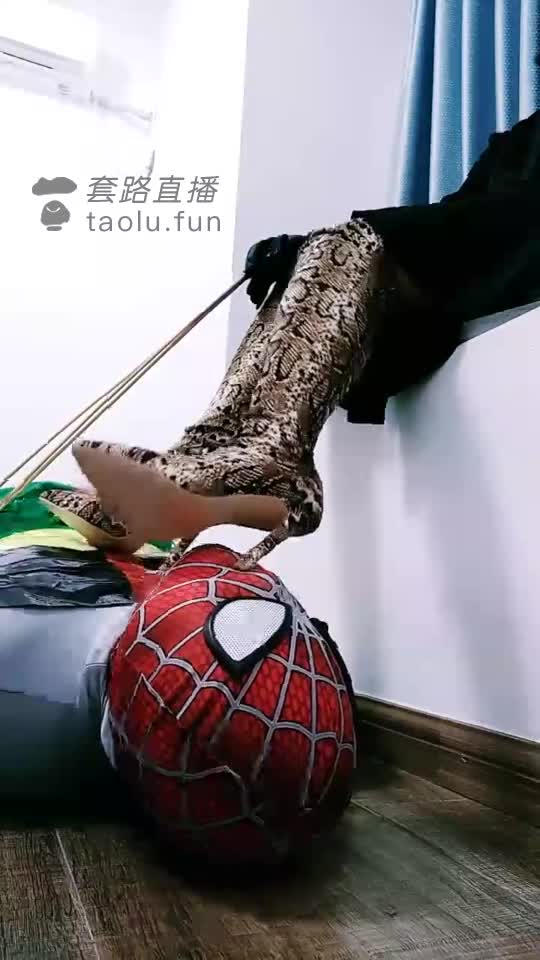 挣扎羞辱控制蜘蛛侠