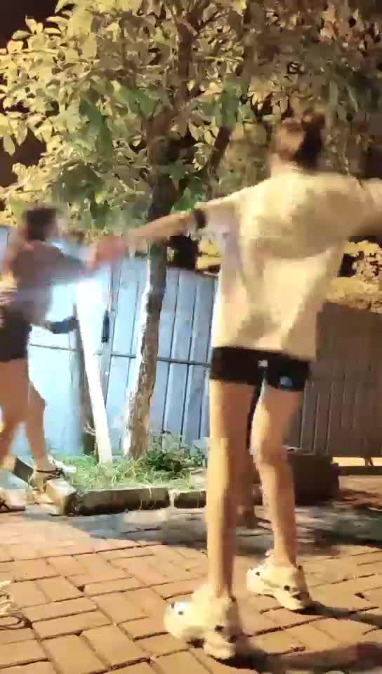 双S调教贱狗 户外皮鞭抽打