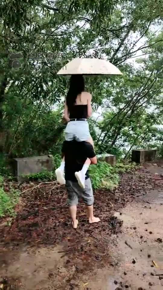 雨天户外极度训练