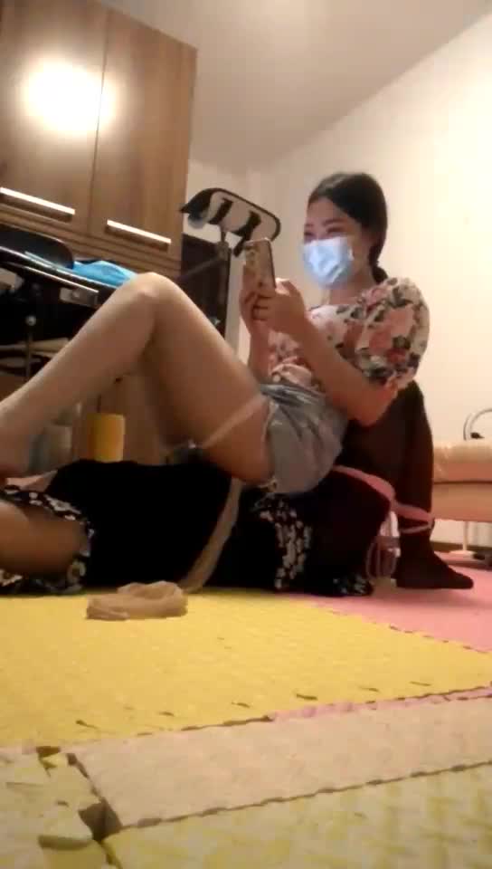 人肉坐垫聊天