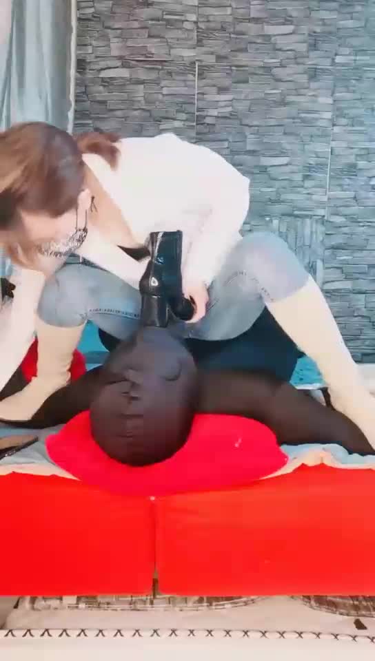 强制坐脸窒息 原味高跟让贱狗生不如死 上）