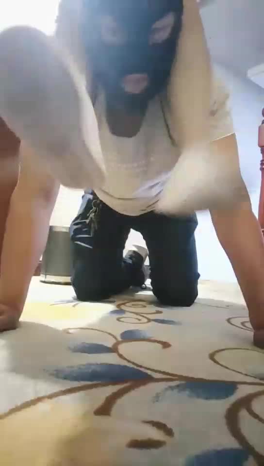 屁下坐垫一只 骑马踩踏