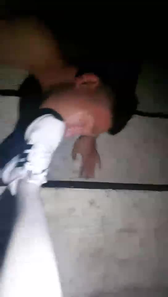 户外调教 鞋底骑马口水 踹屁股拧耳朵 户外羞辱