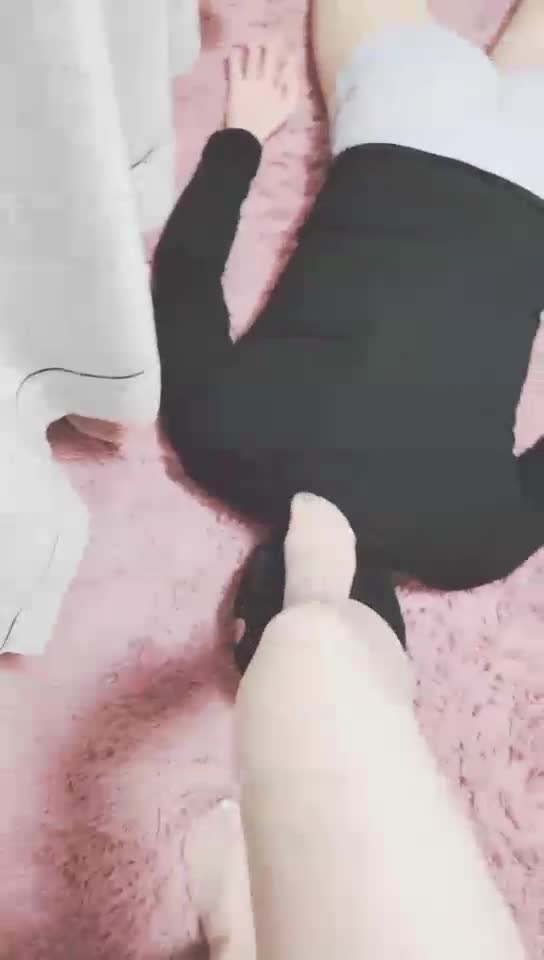 肉色丝袜给老同学上课 骑马踩踏深喉