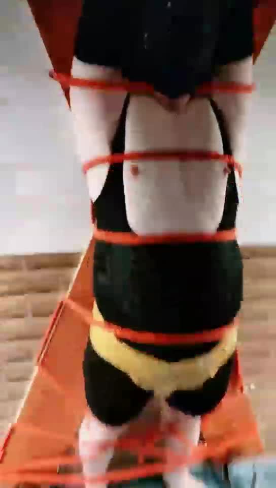 拘束 虐乳 鞭打 电击
