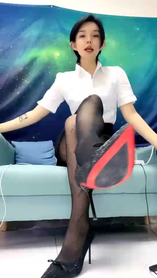 第一视角 我的老板是条狗 被我发现了