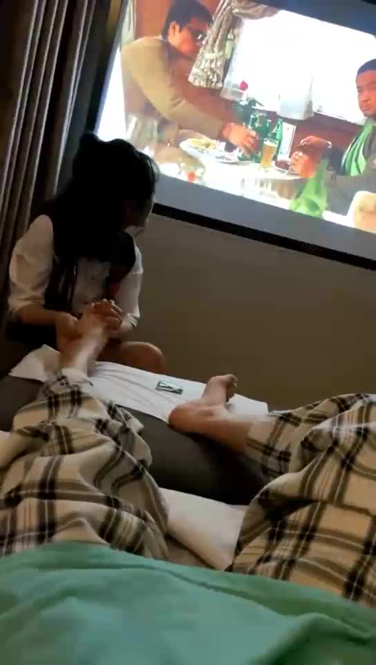 足疗师按脚丫