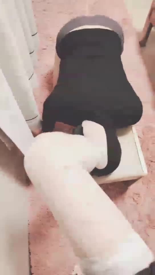 踩舌头 丝袜喂水