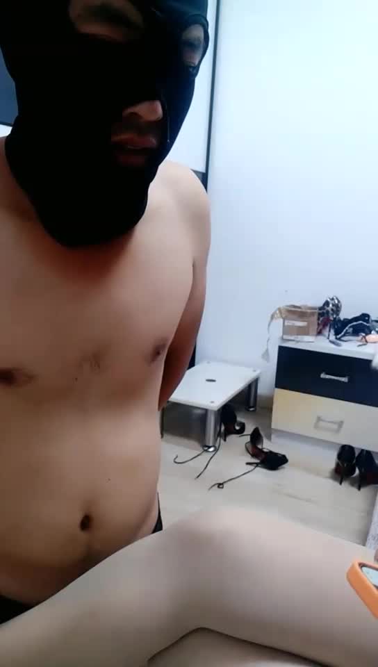 耳光惩罚贱畜 虐乳舔脚）
