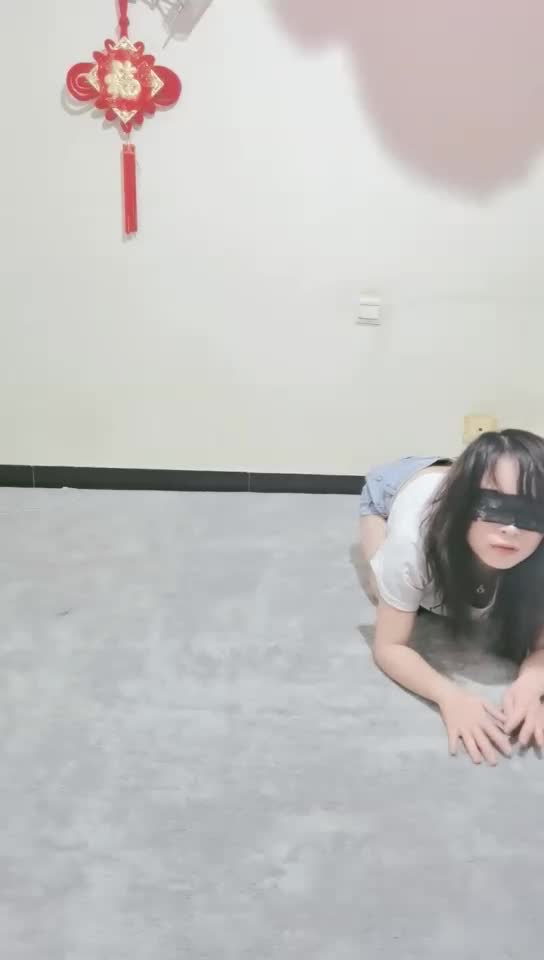 胯下短肉丝玩母狗
