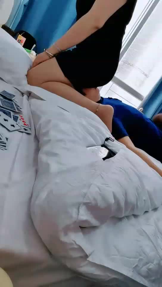 3s坐脸 丝袜套头坐 三明治坐法