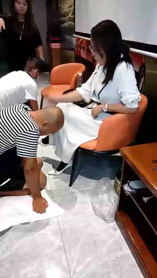耳光挑战1000个