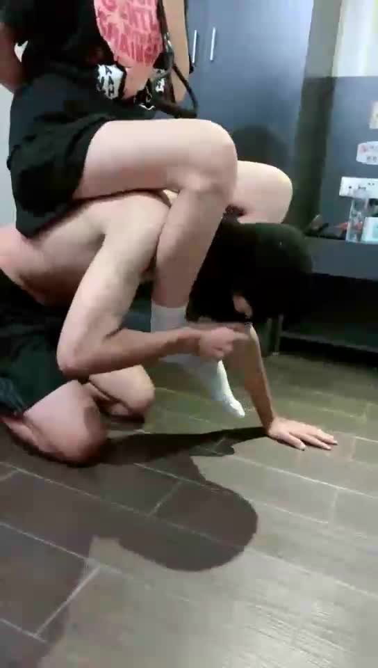 白棉袜调教私奴 骑马