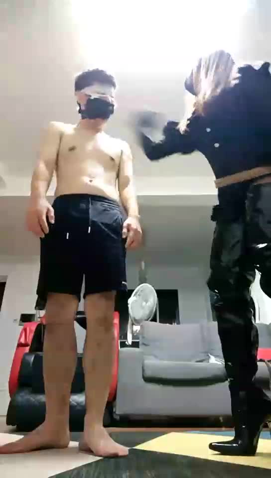 爆打猥琐贱狗