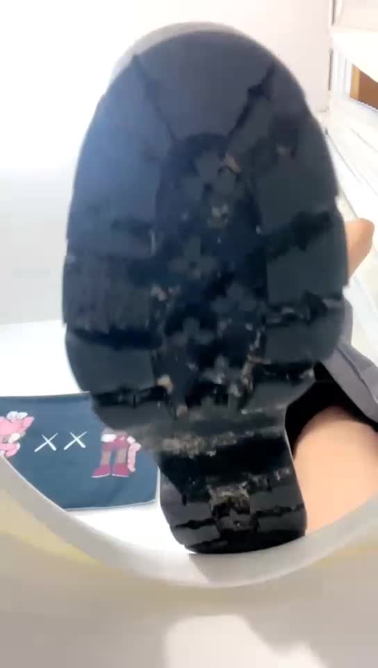马桶视角 脏棉袜 脏长靴底 白丝 红绿灯