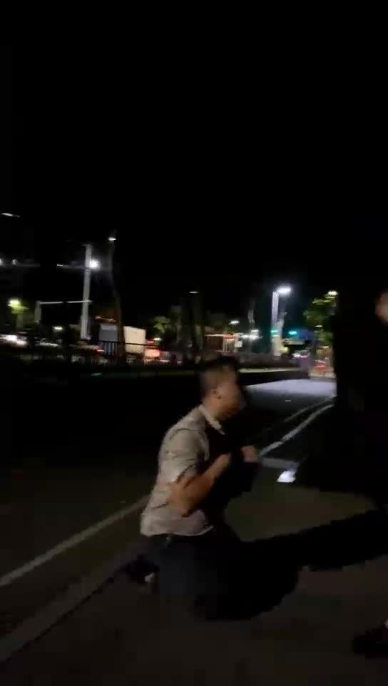 户外调教 暴力踢踹 磕头跪拜 狗撒尿 耳光踢裆SP