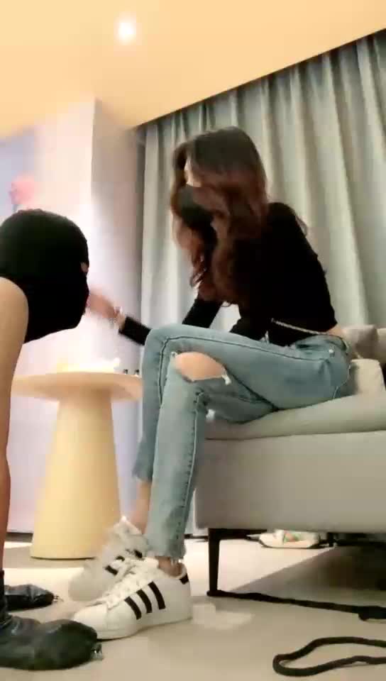 阳痿男友沦落成女友的狗