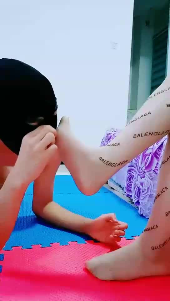 调教个脚奴1