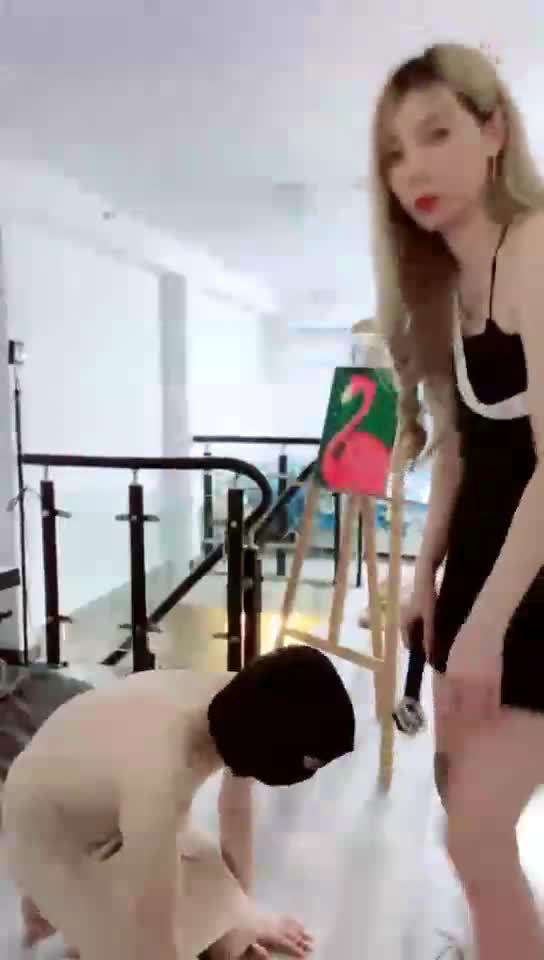 剧情 耳光开发 调教小学生 踩踏