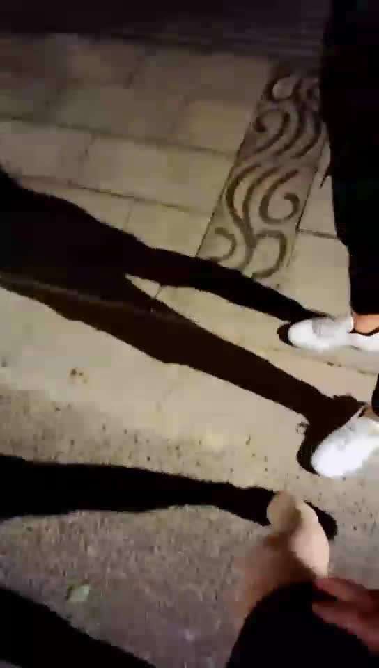 挑战开发素人 当街跪拜舔脚