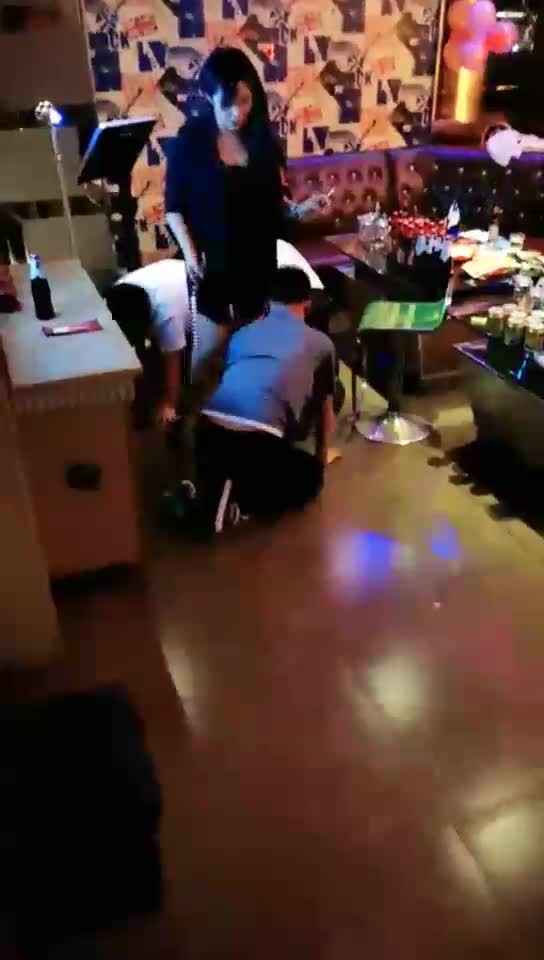 KTV群调一群贱货 刺激精彩必买