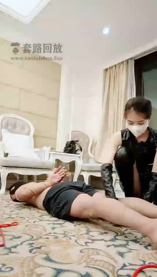 调教继续玩这骚货 他们都说这做脸好爽 就要这样坐