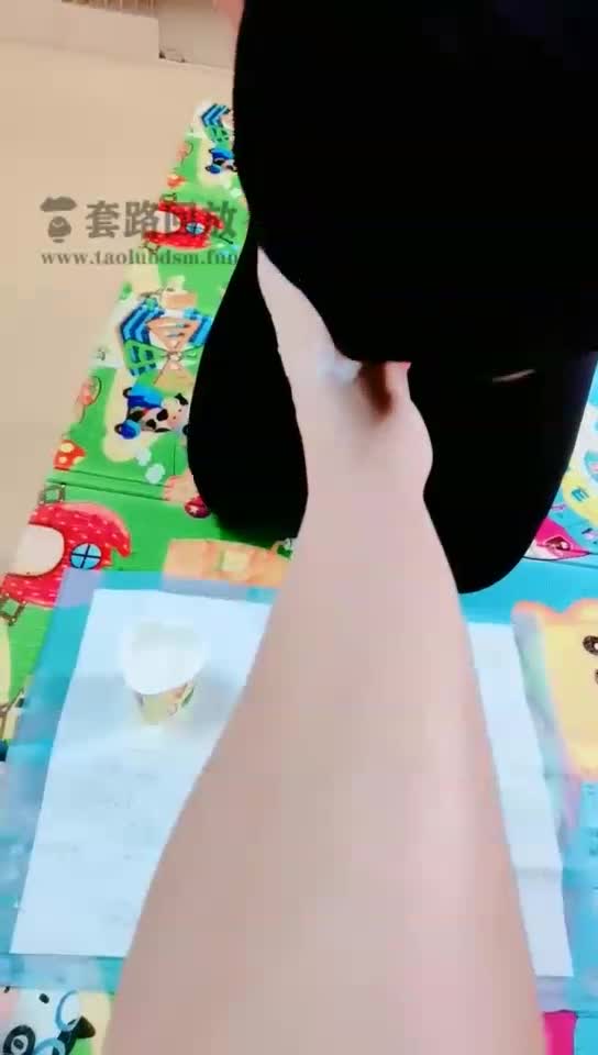 强制圣水吃酸奶脚脚