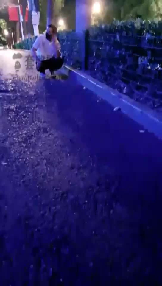 素人小姐姐红绿灯口调教二狗
