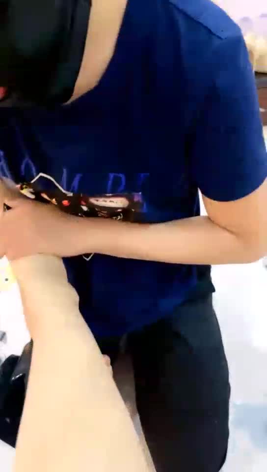 舔脚 捆绑 滴蜡 鞭打 高跟虐乳