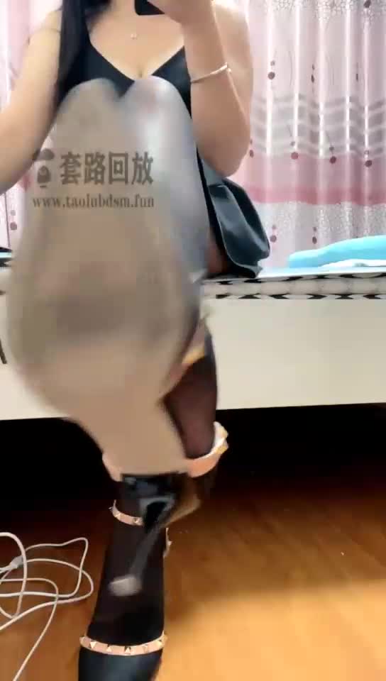 高跟黑丝 第一视角 榨精场 爬进来