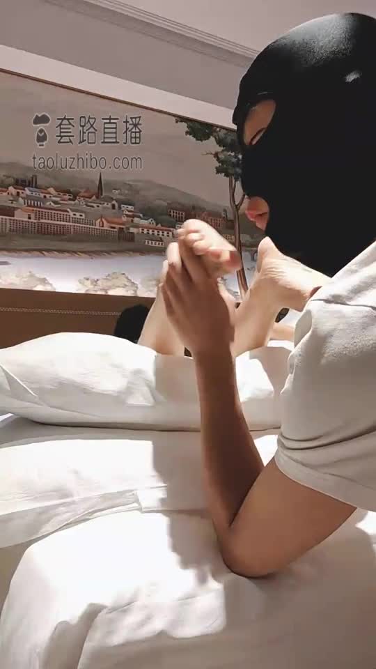 舔脚伺候 红绿灯 命令射出来