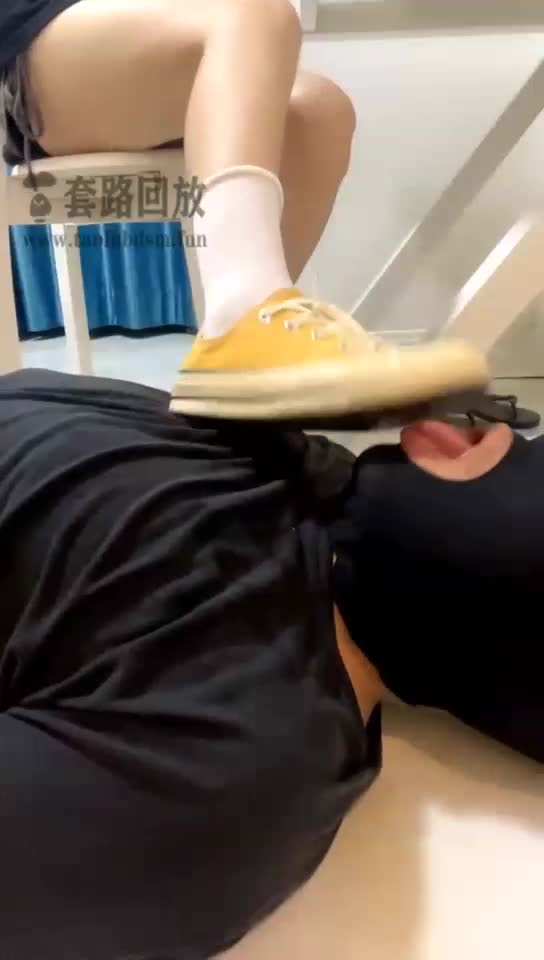 日常舔帆布鞋鞋 喝鞋水