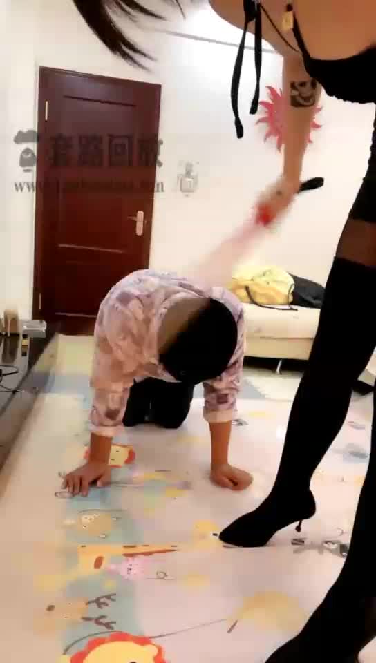 男朋友是绿帽 无能废物 深喉口水 保鲜膜踢裆耳光