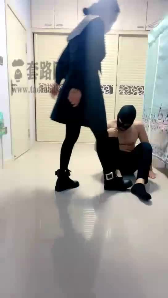 清洁工的噩梦暴力美学重度踢踹后背新伤旧伤一身痕