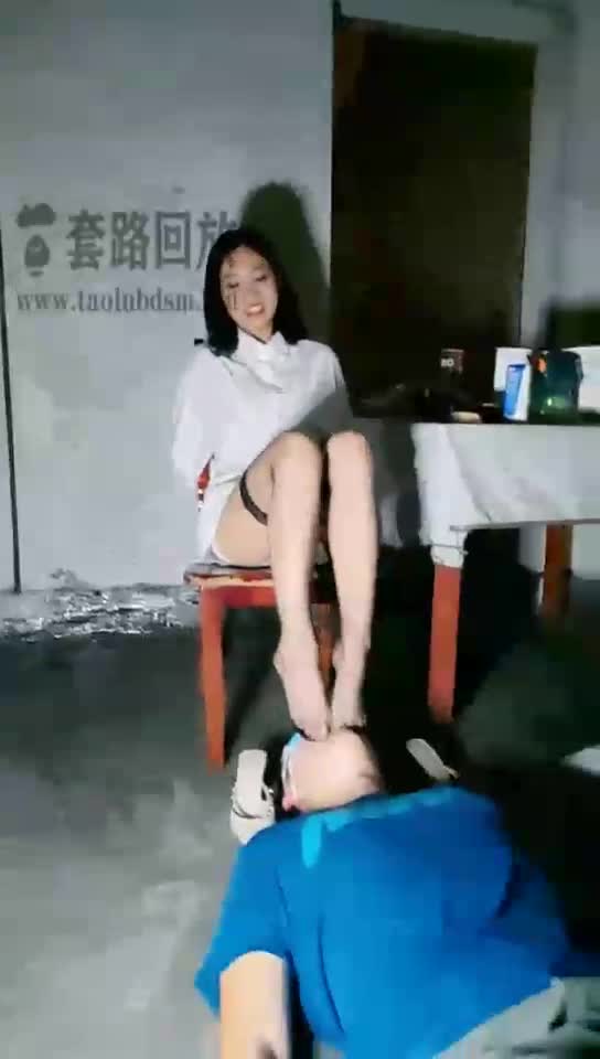 天台散步被跟踪 开发邻居