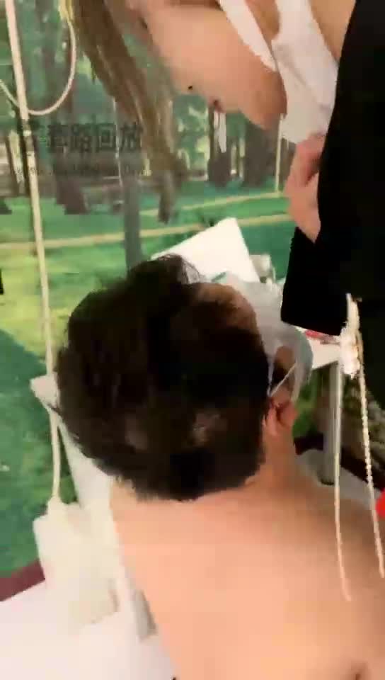 双胞姐妹挑战双狗 三百下耳光1