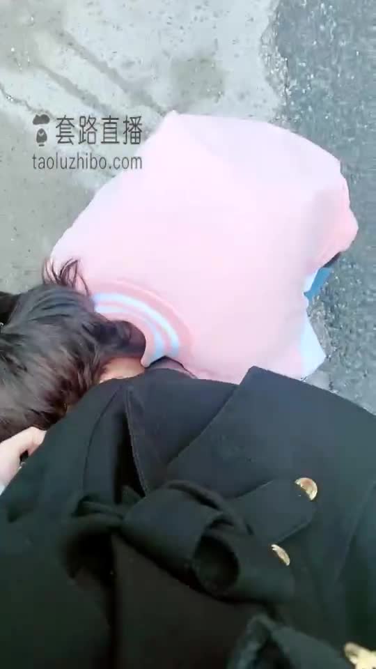 车上羞辱闺蜜